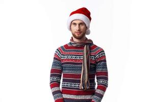 homme avec bonnet de noel photo