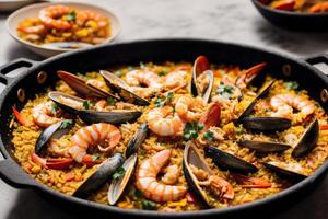 Paëlla, traditionnel Espagnol plat fabriqué avec riz, poulet et légumes, servi dans une poêle. Paëlla avec Fruit de mer. Espagnol cuisine. génératif ai photo