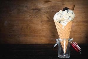 la glace crème dans le cône photo