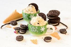 la glace crème avec biscuits photo