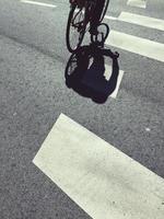 silhouette d'ombre de bicyclette, mode de transport de vélo photo