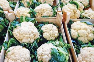 choufleur pour vente dans légume marché photo