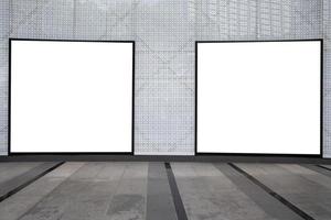 panneaux d'affichage vierges de médias numériques dans le centre commercial, enseigne pour la conception de publicité de produit photo