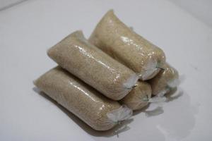 photo de blanc granulé sucre dans Plastique emballage
