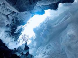 une vue de le lave grottes dans Islande photo