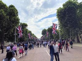 Londres dans le Royaume-Uni dans juin 2022. gens célébrer le platine jubilé dans Londres photo