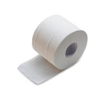 photo en gros plan d'un seul rouleau de papier de soie blanc ou d'une serviette préparé pour être utilisé dans les toilettes ou les toilettes isolé sur fond blanc avec un tracé de détourage