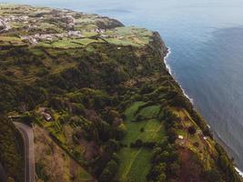 drone vue de miradouro da Ponta faire sosego dans sao miguel, le Açores photo
