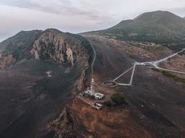 drone vue de paysage à capelinhos dans faial, le Açores photo