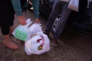 pasuruan, Indonésie, juillet 2022 - une Plastique sac comme une souvenir amené par Quelqu'un photo