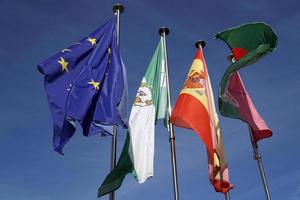 drapeaux de européen syndicat, Espagne, andalousie et grenade photo