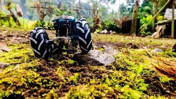 minahasa, indonésie samedi 10 décembre 2022, incroyable jouet de voiture tout-terrain monstre photo