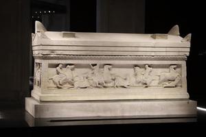 Sarcophage dans les musées archéologiques d'Istanbul, Istanbul, Turquie photo