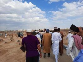 médina, saoudien Saoudite, avril 2023 - intérieur vue de jannat al-baqi historique cimetière de Médine. cette cimetière est situé près masjid al-nabawi dans Médine. photo