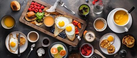 ensemble de américain petit déjeuner nourriture avec esthétique arrangement, Haut voir. photo