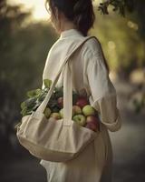 une femme porter une réutilisable épicerie sac plein de Frais des fruits et des légumes de le Les agriculteurs marché, générer ai photo