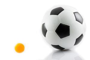 football Balle isolé avec blanc Contexte photo