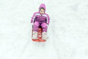 ayant amusement sur le neige photo