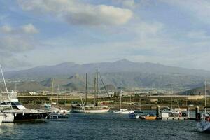 navires dans port de mer photo