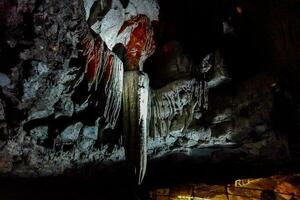 à l'intérieur une la grotte photo