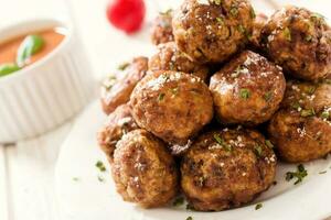 Boulettes de viande avec épices photo