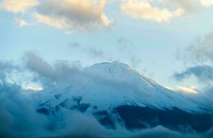 Fuji Montagne avec neige couverture sur le haut, photo