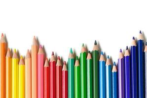 crayons de couleur isolés sur fond blanc photo