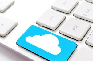 nuage bouton sur clavier photo