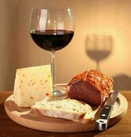 rouge du vin avec italien fromage et capocollo photo