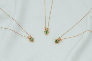 magnifique or Collier bijoux avec vert pendentif photo