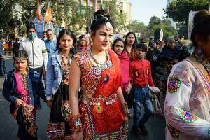 new delhi, inde - 16 janvier 2023 - des milliers de personnes se sont rassemblées lors du road show du premier ministre narendra modi bjp, des personnes lors du grand rassemblement électoral pm modi dans la capitale photo