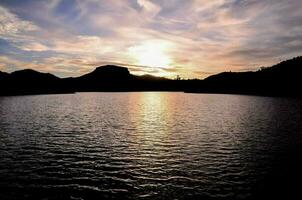 vue panoramique sur le lac photo