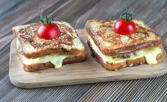 cheeseburger français toasts photo