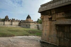 raghunatha temple sur malyavanta colline dans hampi photo