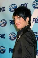 Adam lambert dans le presse pièce à le américain idole saison 8 final à le nokia théâtre dans los angeles Californie sur mai 20 2009 2009 photo