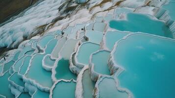 aéroporté battre voir Pamukkale dinde travertin piscines, la nature yards avec bleu l'eau. Créatif Ressource, ai généré photo