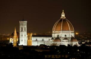 Père Noël maria del fiore, le Florence duomo par nuit photo