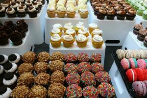 Oriental bonbons et des sucreries sont vendu à une bazar dans Israël. photo