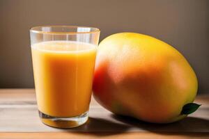 verre de Frais mangue jus sur en bois tableau, fermer. en bonne santé nourriture concept. génératif ai photo