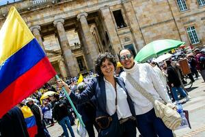 Bogota, Colombie, 2022. paisible manifestation marches dans Bogota Colombie contre le gouvernement de gustave petro. photo