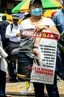 Bogota, Colombie, 2022. paisible manifestation marches dans Bogota Colombie contre le gouvernement de gustave petro. photo