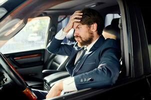 les hommes d'affaires officiel passager chauffeur route Succès photo