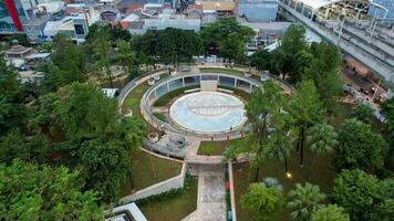 aérien vue de marthe Christina tiahahu l'alphabétisation parc est un de le meilleur le plus gros parc dans Sud Djakarta. Djakarta, Indonésie, septembre 16, 2022 photo