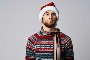 homme portant Père Noël chapeau Noël vacances mode de vie photo