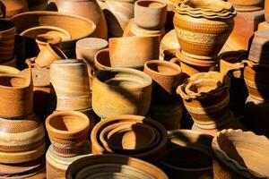 traditionnel poterie dans le ville de raquira. ville de des pots photo