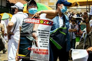 Bogota, Colombie, 2022. paisible manifestation marches dans Bogota Colombie contre le gouvernement de gustave petro. photo