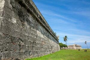 des murs de Carthagène de Indes construit à le fin de le xvi siècle pour le la défense de le ville photo