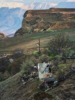 une cabane dans le montagnes. daghestan. photo