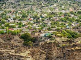 le ville sur le rock. authentique daghestanais Montagne village de salé. Russie. photo