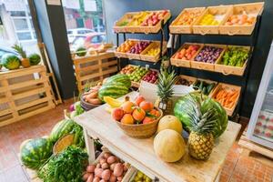 en bonne santé fruit et des légumes dans épicerie magasin photo